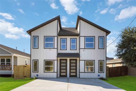 New construction Single-Family house 7221 Sandra St, Houston, TX 77028 - image