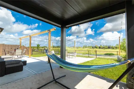 New construction Single-Family house 31422 Beacon Cove Trl, Fulshear, TX 77441 plan Linz - image