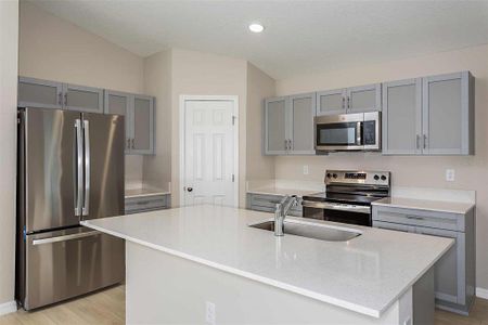 New construction Single-Family house 1026 Foreshore Ln, Haines City, FL 33844 null- photo 4 4