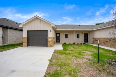 New construction Townhouse house 410 W Ave C, Copperas Cove, TX 76522 - image