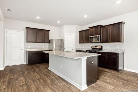 Savannah Place by LGI Homes in Converse - photo 11 11