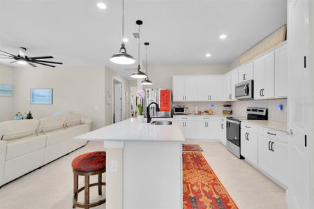 New construction Single-Family house 1425 Lone Wood Blvd, Orlando, FL 32828 null- photo 13 13