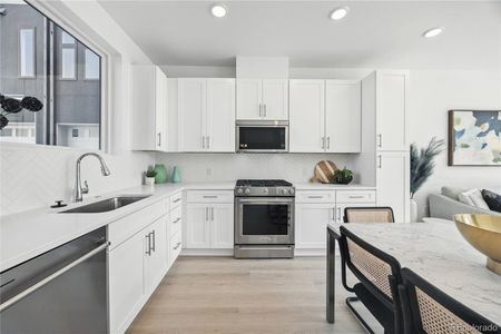 New construction Townhouse house 10 Oneida Ct, Denver, CO 80230 - image 14