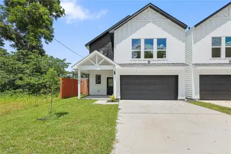 New construction Single-Family house 7411 Charlie St, Houston, TX 77088 - image