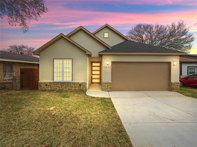 New construction Single-Family house 1033 E Bowie St, Fort Worth, TX 76104 - image
