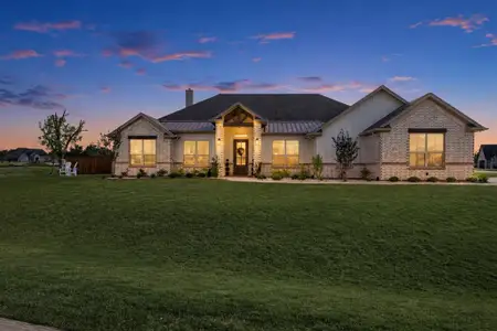 New construction Single-Family house 2516 Birchwood Dr, Granbury, TX 76049 - image