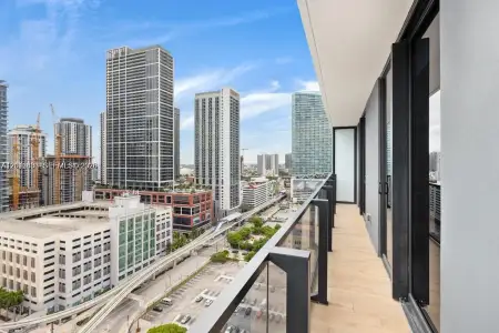 New construction Condo house 398 Ne 5Th St, Unit 1518, Miami, FL 33132 - image