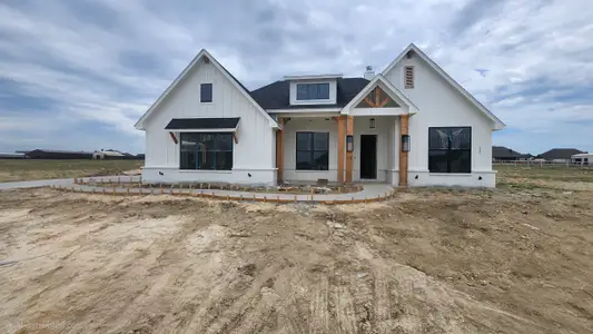 New construction Single-Family house 9204 Wood Duck Dr, Justin, TX 76247 plan The Laredo - image