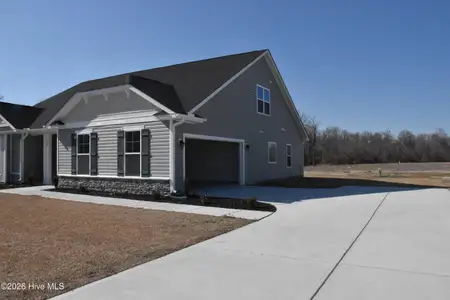 New construction Single-Family house 178 Poker House Rd, Grimesland, NC 27837 plan 2604 - image