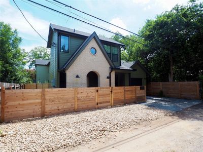 New construction Single-Family house 1906-2 Willow St, Austin, TX 78702 null- photo 0