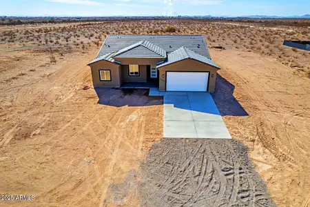 New construction Single-Family house 37691 W Vermont Ave, Tonopah, AZ 85354 - image
