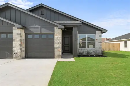 New construction Townhouse house 1110 S College Ave, Troy, TX 76579 - image