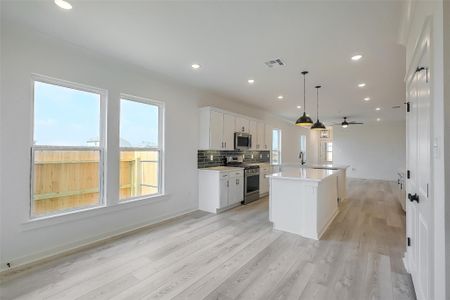 New construction Single-Family house 814 Countryside Glade Ln, Bonney, TX 77583 plan Eastover II S - image 5