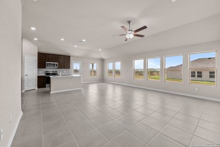 New construction Single-Family house 109 Pendleton Cv, Floresville, TX 78114 Ellsworth- photo 12 12