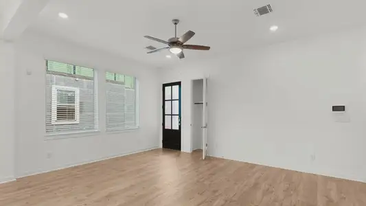 New construction Single-Family house 215 Flora Springs Cv, Liberty Hill, TX 78642 plan Cheverny - image 10