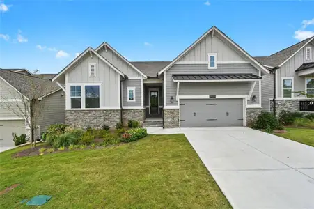 New construction Single-Family house 7020 Cottage Grove Dr, Flowery Branch, GA 30542 - image