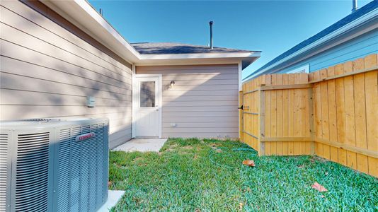 New construction Single-Family house 11809 E Gate Dr, Willis, TX 77318 plan Cambria - image 3