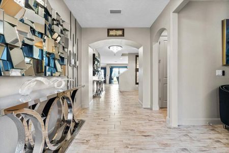 Extended Foyer Entryway