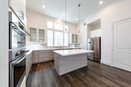 New construction Single-Family house 1308 E Crosby Rd, Carrollton, TX 75006 - image 10