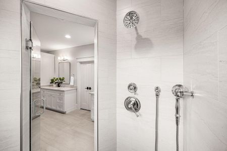 New construction Single-Family house 1001 E 27th St, Houston, TX 77009 - image 17