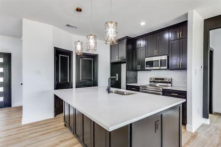 New construction Single-Family house 5725 High Plains Trl, Joshua, TX 76058 - image