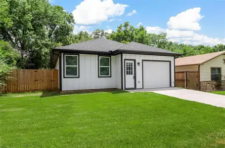 New construction Single-Family house 1104 W Elm St, Denison, TX 75020 - image