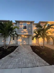 New construction Townhouse house 2525 6Th Avenue Dr E, Bradenton, FL 34208 - image