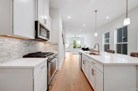 New construction Single-Family house 619 Dorstrasse, New Braunfels, TX 78130 null- photo 8 8