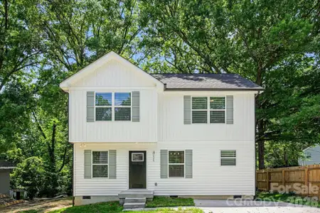 New construction Single-Family house 811 Evening Shade Ln, Gastonia, NC 28052 - image
