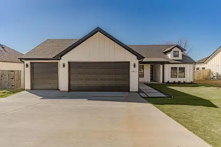 New construction Single-Family house 5812 Belaire Cir, Granbury, TX 76048 - image