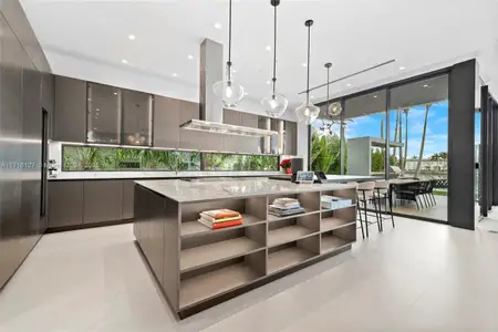 New construction Single-Family house 315 N Shore Dr, Miami Beach, FL 33141 null- photo 10 10