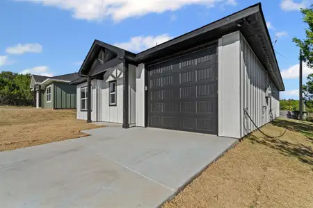 New construction Single-Family house 3400 Hilltop Rd, Granbury, TX 76048 - image