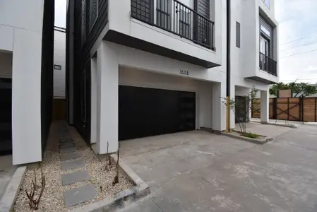 New construction Single-Family house 5615 Val Verde St, Unit B, Houston, TX 77057 - image