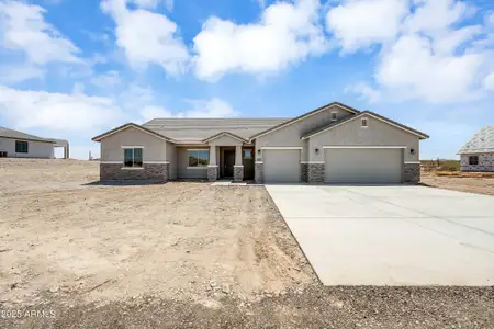 New construction Single-Family house 9195 W Limestone Mountain Dr, Casa Grande, AZ 85194 - image
