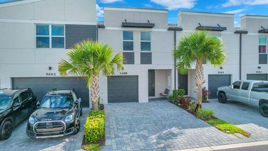New construction Townhouse house 5688 Mentmore Dr, Mangonia Park, FL 33407 - image
