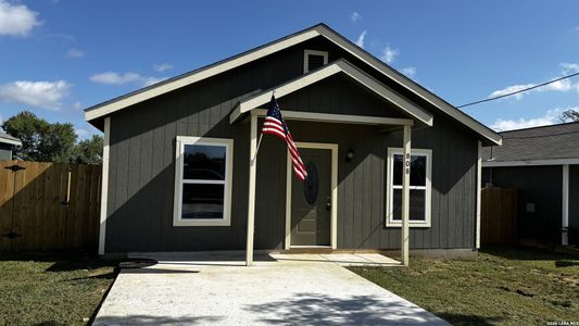 New construction Single-Family house 808 E 6Th St, Nixon, TX 78140 - image