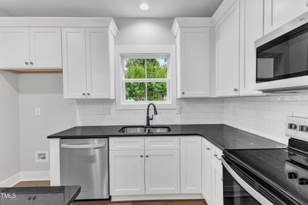 New construction Single-Family house 401 N Raiford St, Selma, NC 27576 null- photo 15 15