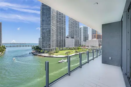 New construction Condo house 300 Biscayne Blvd, Unit 703, Miami, FL 33131 - image