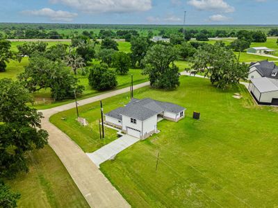 New construction Single-Family house 500 Campfire Trl, Angleton, TX 77515 - image