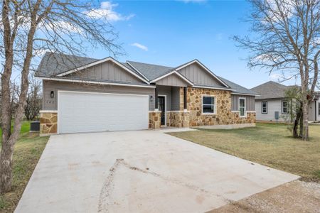 New construction Single-Family house 123 Waimanalo Dr, Bastrop, TX 78602 null- photo 1 1