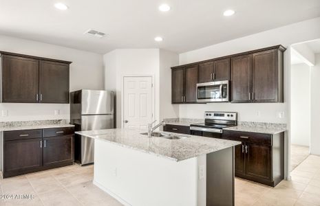 New construction Single-Family house 25247 W Chanute Pass, Buckeye, AZ 85326 Lantana- photo 3 3