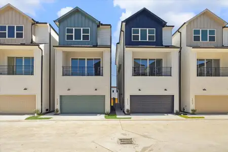 New construction Single-Family house 5630 Camino Encantado Dr, Houston, TX 77091 - image