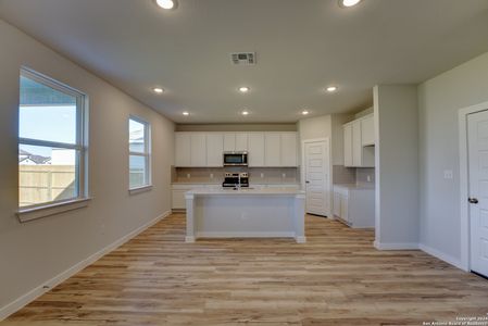 New construction Single-Family house 2524 Solon Ln, Seguin, TX 78155 null- photo 12 12