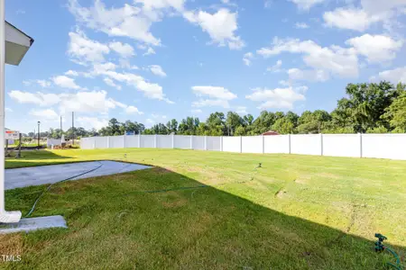 New construction Single-Family house 17 W Emily Gardens Dr, Selma, NC 27576 plan Bonnet - image