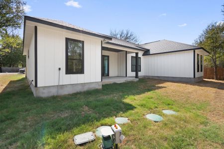 New construction Single-Family house 142 Waikakaaua Dr, Bastrop, TX 78602 null- photo 31 31