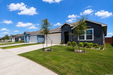 New construction Single-Family house 1004 Village Run, Seguin, TX 78155 - image