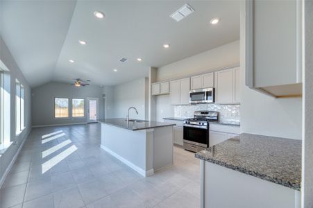 New construction Single-Family house 739 Hidden Meadow St, Bonney, TX 77583 plan Comal - image 5