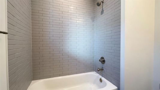 New construction Single-Family house 411 W Drew St, Houston, TX 77006 - image 18