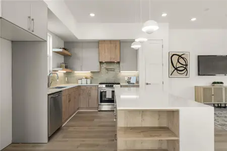 New construction Single-Family house 606 Skyland Terrace Wy, Houston, TX 77009 - image 12