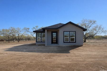 New construction Single-Family house 1450 Corgey Rd, Pleasanton, TX 78064 - image